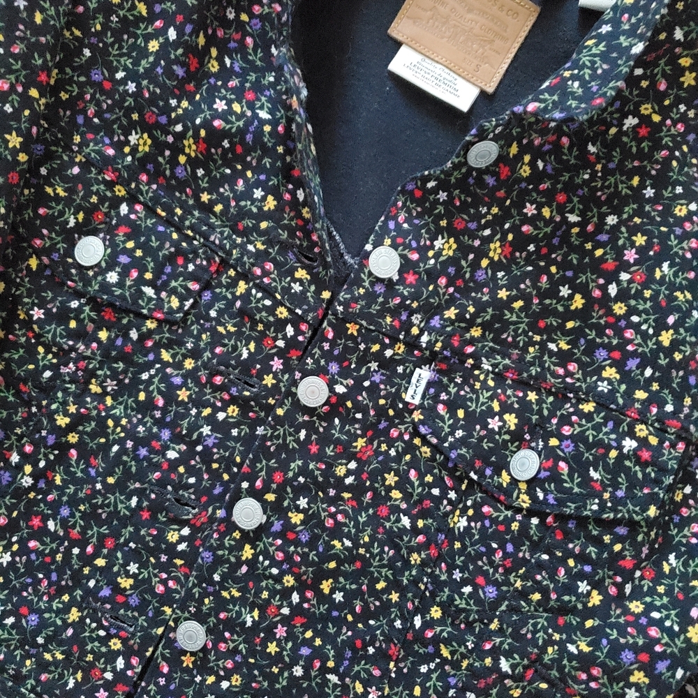 - Levi's flower jean jacket / black